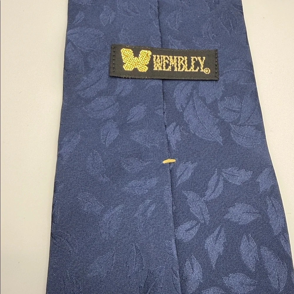 Wembley Scrooge Bah Humbug Christmas necktie Joy to the World 100% Silk Made USA